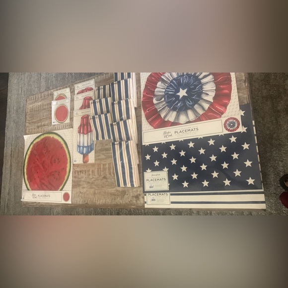 Hester & Cook Paper Decor - Picture 1 of 3